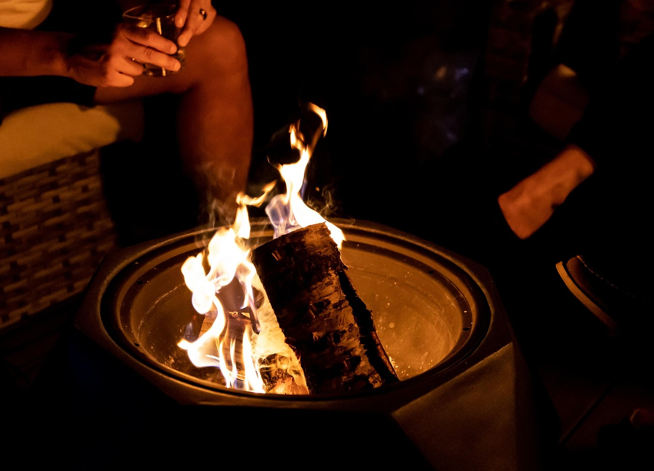 Best Fire Pits for Cozy Nights Outdoors: 2025 Guide